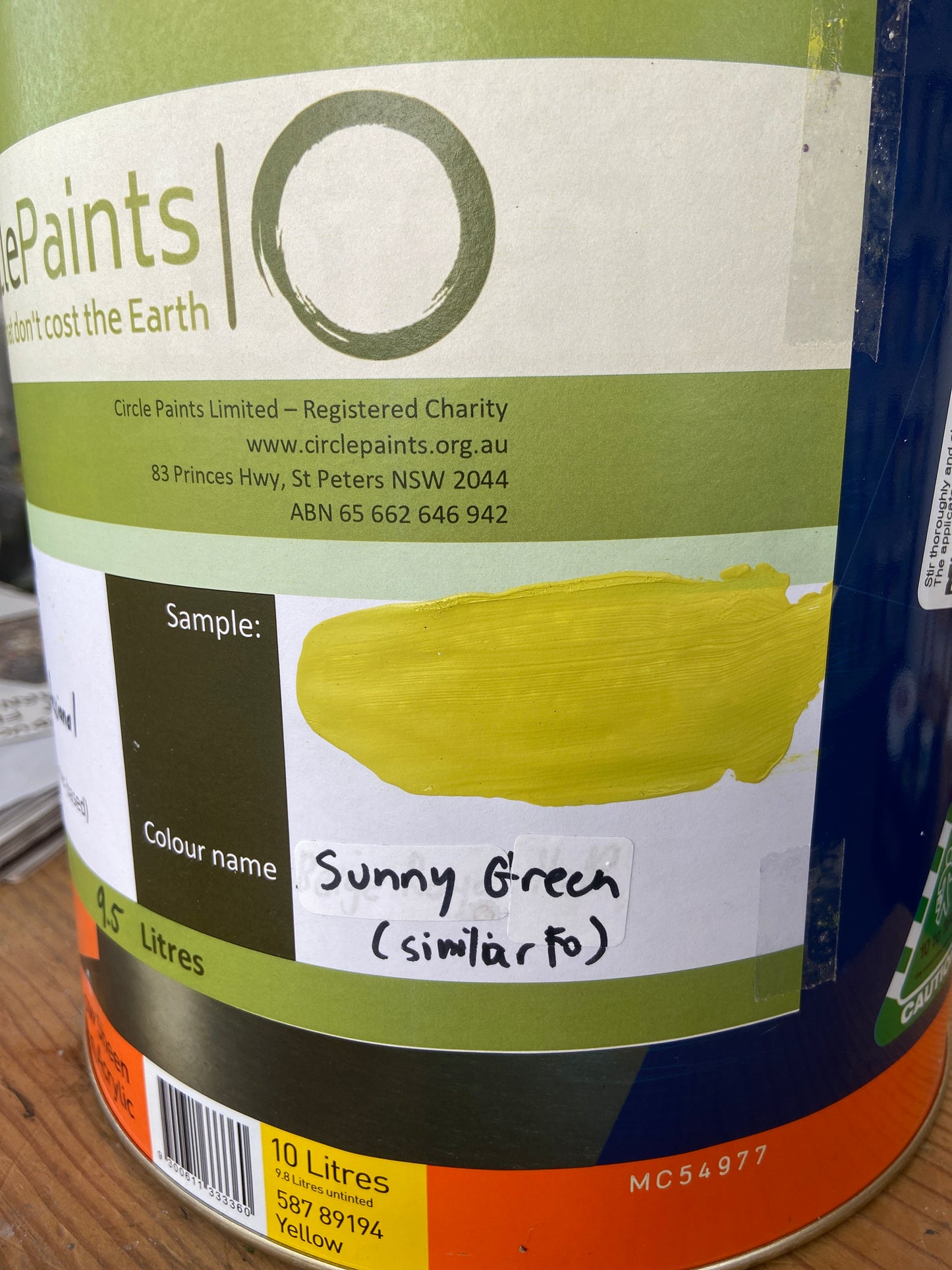 Interior Low Sheen YELLOWS 9.5L - Dulux colour: Sunny Green (similar but more yellow)